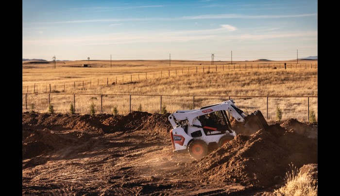 Погрузчик с бортовым поворотом Bobcat S770