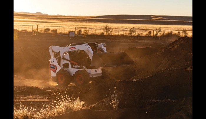 Погрузчик с бортовым поворотом Bobcat S770