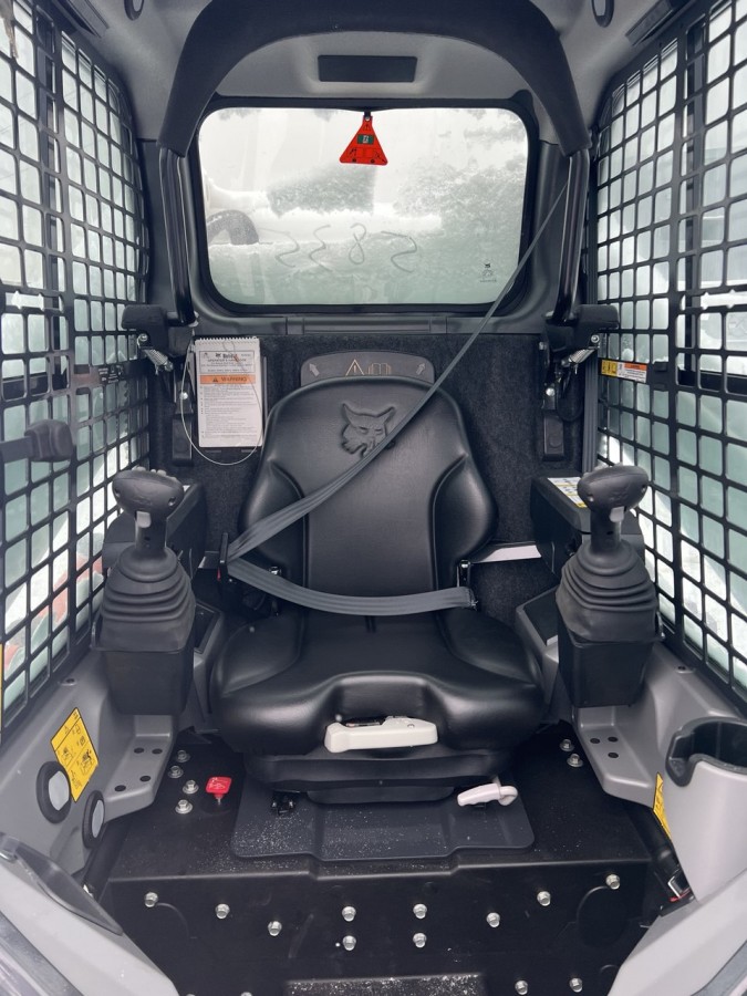 Погрузчик с бортовым поворотом Bobcat S770