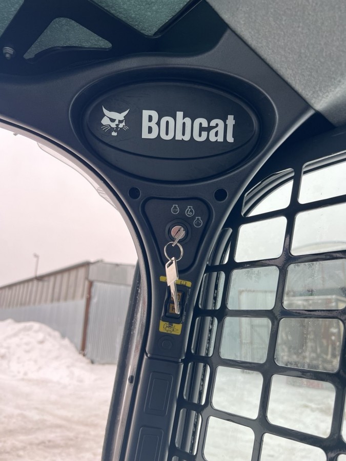 Погрузчик с бортовым поворотом Bobcat S770
